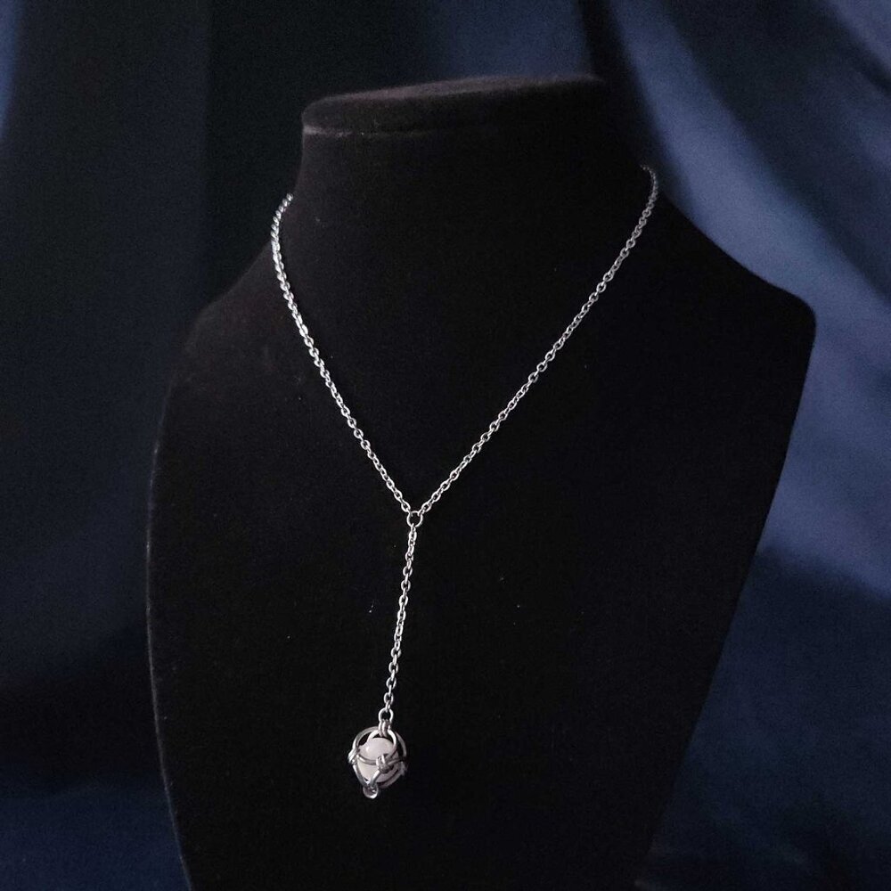 Elegant white pearl & silver rosary necklace - Picture 7 of 9